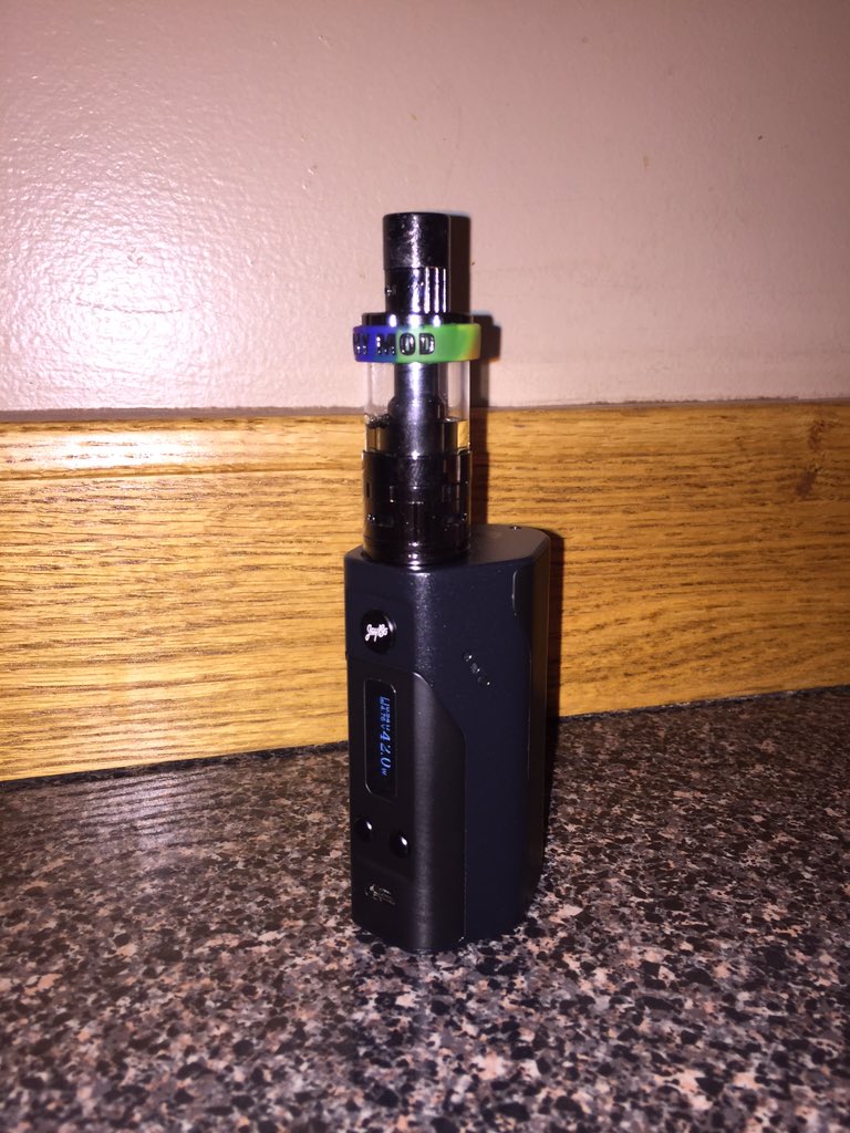 grayce_notes's tweet photo. #arctic Gun Edition tank&amp; #reuleaux (RX200) MOD,Im blowin some clouds now!! #vape #vapelyfe #vapefam #vapecommunity https://t.co/UGGCSq8wdb