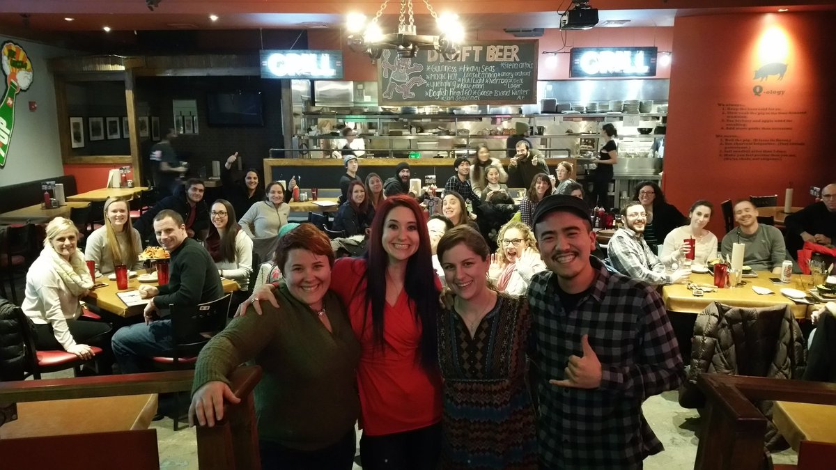 VivianBeer's tweet photo. This is your 15 min. warning!! Get ready for #ellendesignonhgtv @STUDIO_ENDO @CMcKenzieGibson @Carley_IMF https://t.co/NI2dJTCXwe