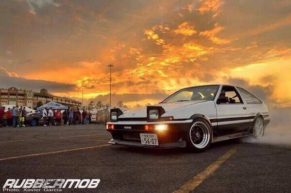 いろんな車クイズ トヨタ Ae86 トレノ 拡散希望 かっこいいと思ったらリツイート T Co 1zycecjpoi Twitter