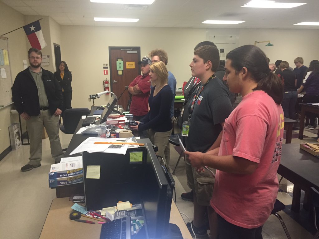 JoshChapinNews's tweet image. Tonight at 10: some brainiacs at #angletonhs are joining the robotics competition #khou11 @FIRSTweets