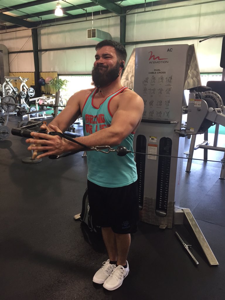 clintlovesval92's tweet photo. It's such a long grinding process to see good change in your body. But man is it worth it. #fitnessmotivation #chest https://t.co/CpxQjlCqbS