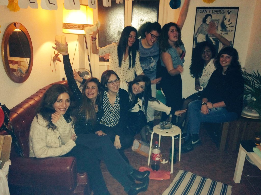 AndreaPlaces's tweet photo. Afortunada de tenerlas. #surprisedparty   #happybdaytome #FriendsForever  #Madrid https://t.co/w8fuIsRKGx