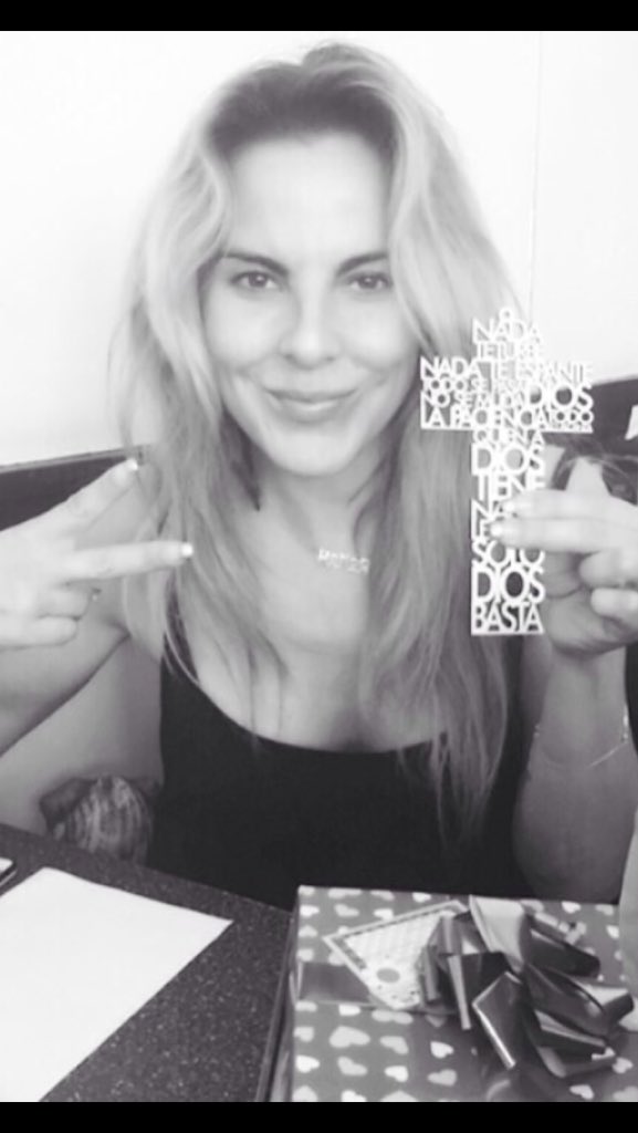 aylexalviarez's tweet image. Así tal cual Reiniita .- Dios te bendiga y proteja .- te quiero con el alma . #siemprecontigokate #yoconkate