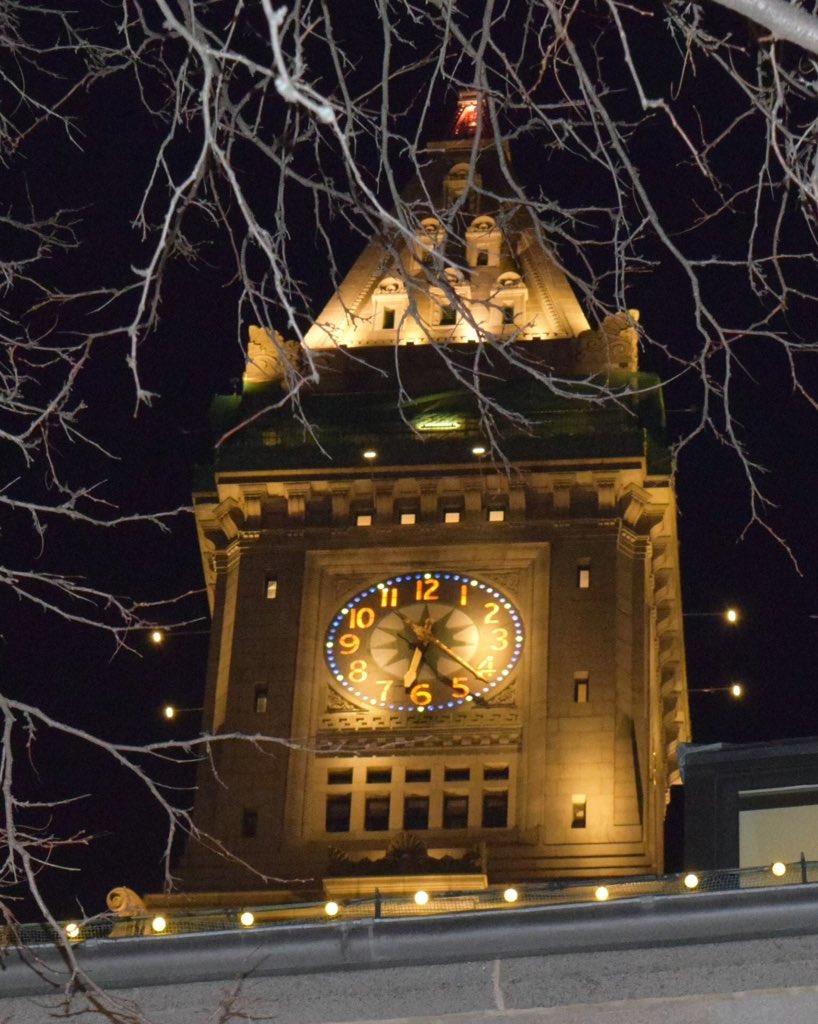 EstherTNewer's tweet photo. RT https://t.co/KvZ5JQGAZq Boston Clock Tower 🇺🇸#Boston #clock #photography #aupair #favorite #blogger #imbackon … https://t.co/B9SKIu8eYC
