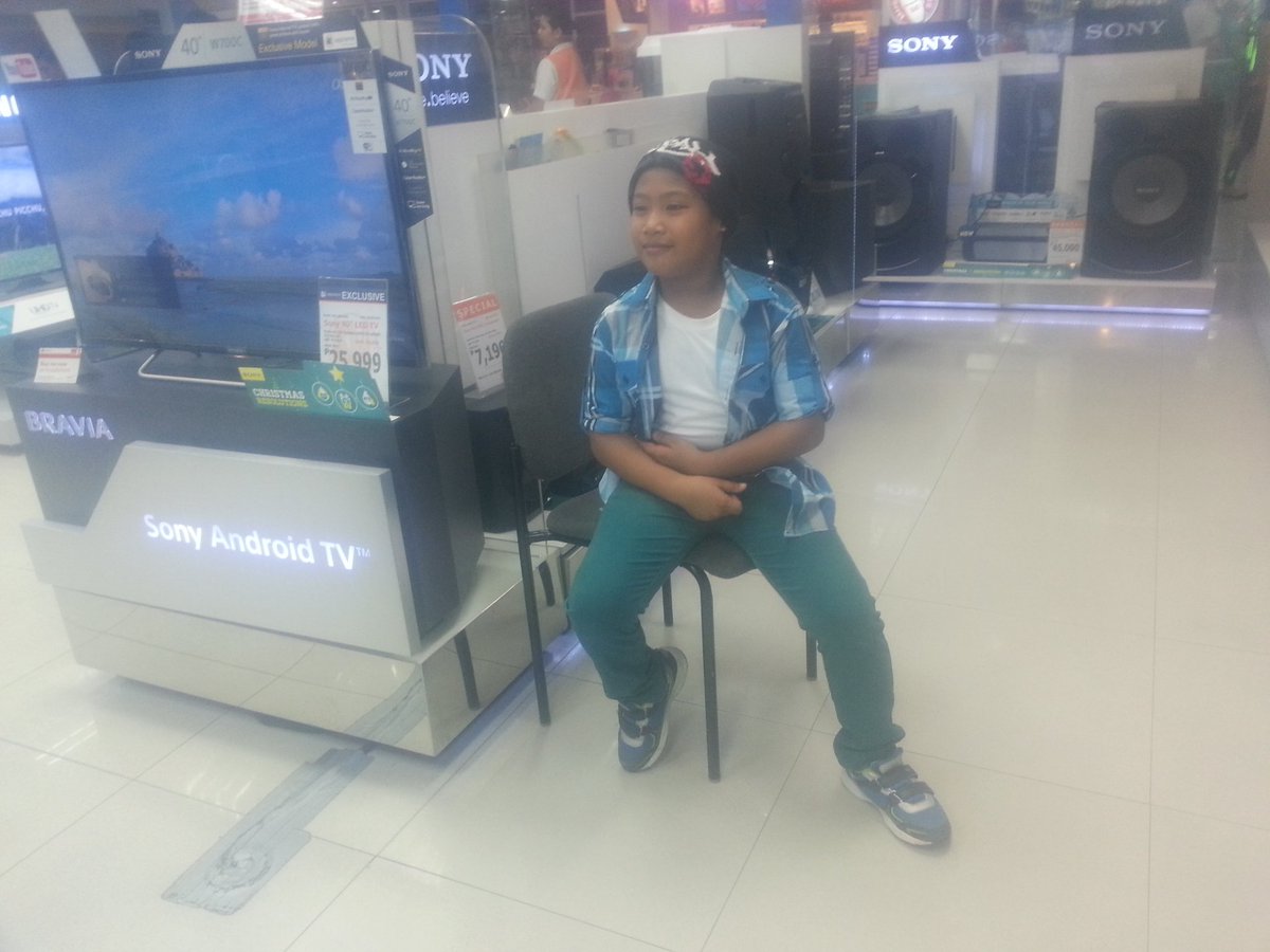 khelliemy tweet picture