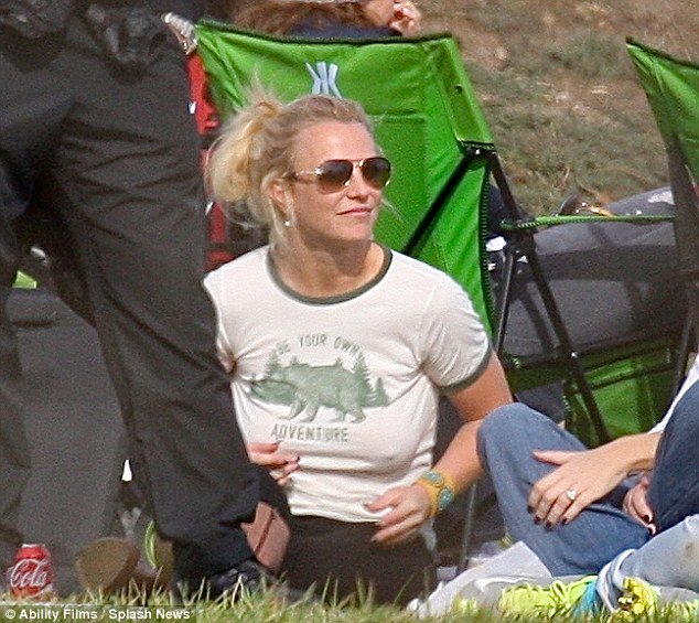 britney spears braless  / X