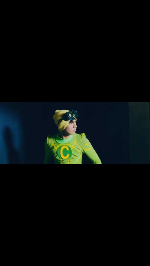 hesforinfinity's tweet photo. #20DOC
day 13: calum + music videos 💓💓 https://t.co/rMjpT2e7IC