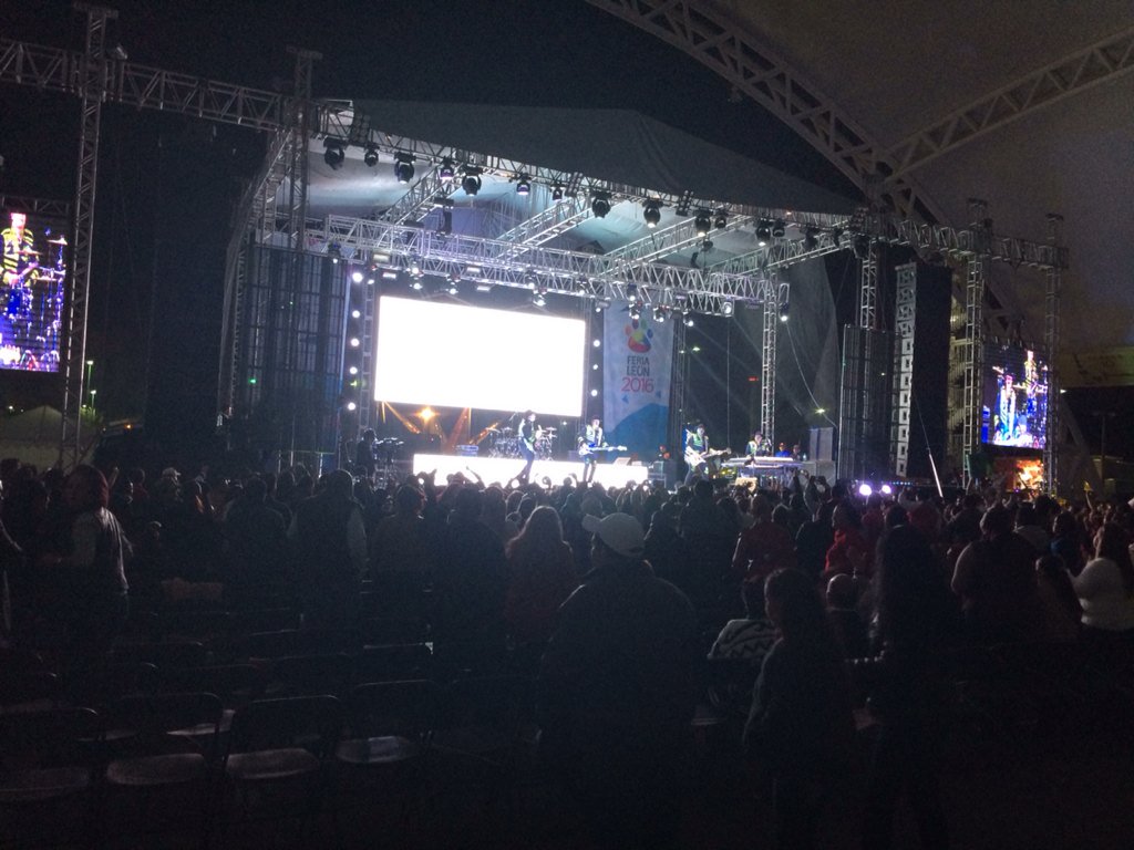 Josue_Hector's tweet photo. @broncolupe excelente #Tour35 la raza se prendió! https://t.co/DVGeWDaZGP