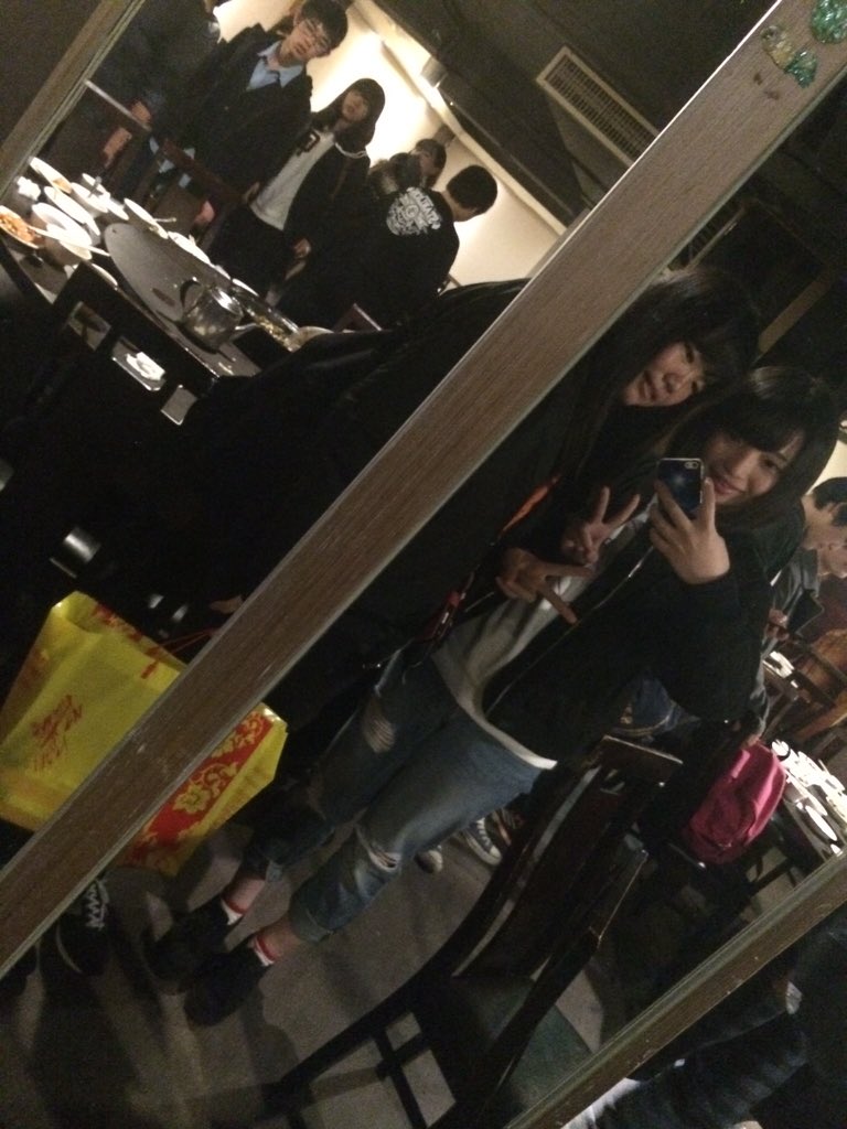 le9ame_ma3's tweet photo. @yuka_19111 
さかもつの姉さんはぴば！♡
遊ぼう遊ぼう言うて結局遊んでないよ！！
今年度中に遊ばなくては。
また今度に一緒に弁当食べようね〜
たくさん話そう☝︎
良いことありますよーに
素敵な一年になりますよーに。♡ https://t.co/JugGePvy0I