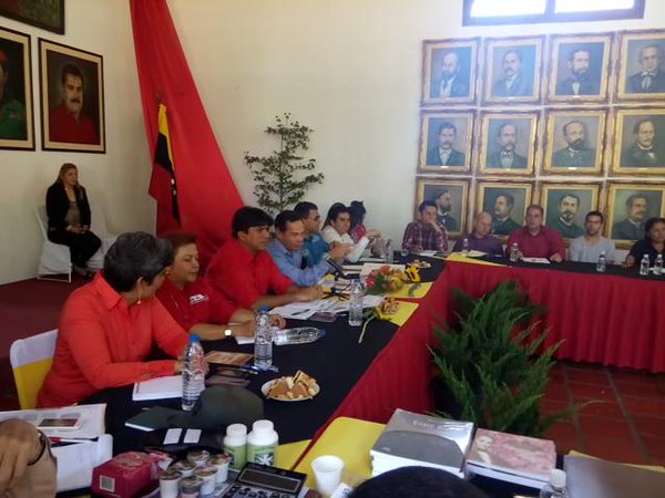 Presentamos al min Rodolfo Medina grupo de empresarios tachirenses. Actualmente hay empresas listas para exportar