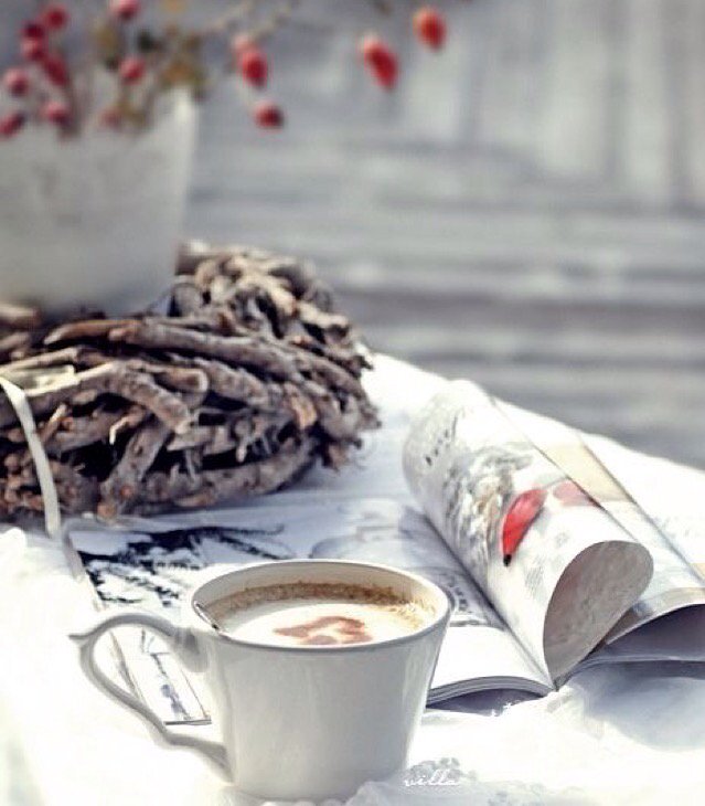 modagami's tweet photo. Karlı bir güne daha günaydın❄️❄️Sıcacık kahvenizi yudumlayın ve bu anın keyfini çıkarın☕️ #snow #coffee https://t.co/eCrBrNzCzE