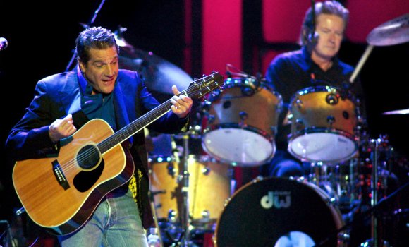 elecodiario's tweet photo. Muere Glenn Frey, fundador del grupo The Eagles, a los 67 años https://t.co/Ex1wTljtn7 https://t.co/UP5gg1s7Iz