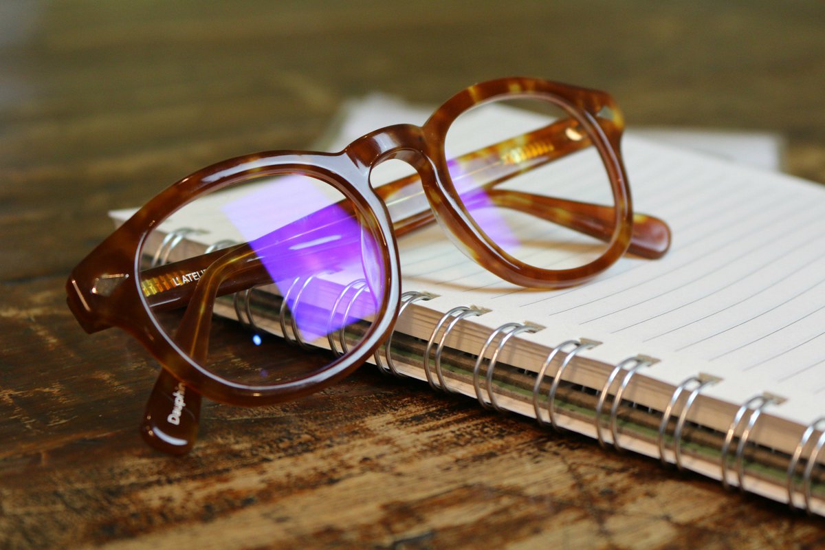 AlleenPuur's tweet photo. Waarom elke online #ondernemer een #computerbril nodig heeft! #poletteeyewear
https://t.co/sZZ5UWBWY1 https://t.co/uG0RQHnJSH