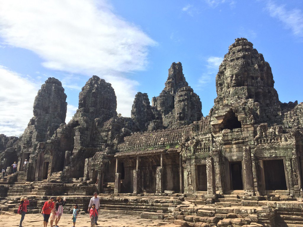 SFDropouts's tweet photo. Five Days in Captivating Cambodia #travel #digitalnomad #cambodia https://t.co/RqrvgHteZV https://t.co/qvItrmdq10