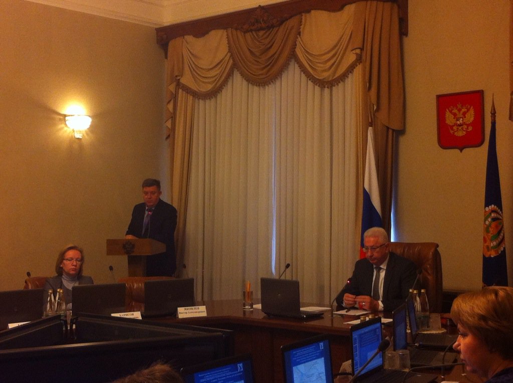 minsdh's tweet image. Заседание Правительства Астраханской обл.С докладом выступает министр строительства и дорожного хозяйства Р.З.Умеров