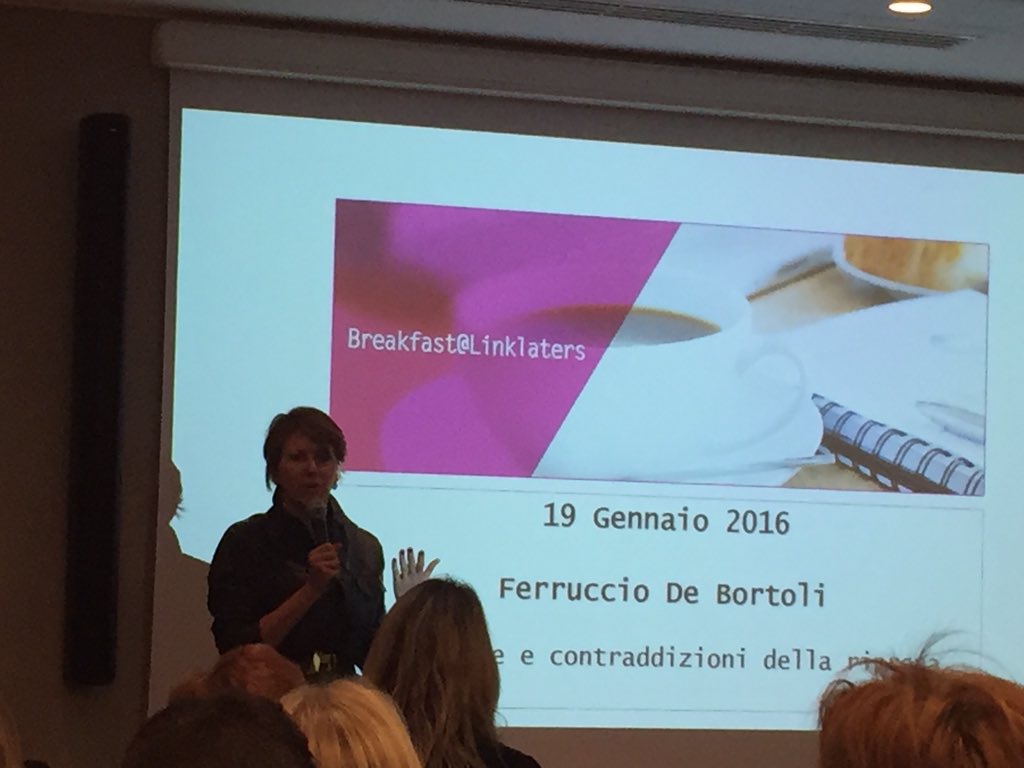 bcominelli's tweet photo. ottimo inizio di 2016 con il primo #breakfastlinklaters con @ClaudiaParzani, tantissime amiche e @DeBortoliF https://t.co/stGFFIQn1o