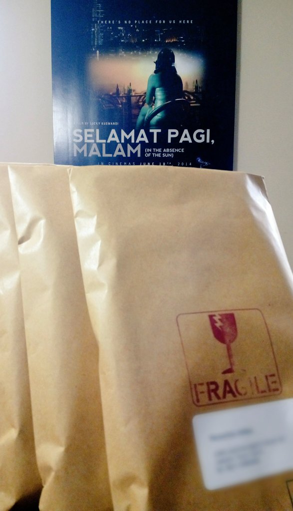 pengiriman selanjutnya ke bandung, bekasi, jakarta 😀 --- untuk order hanya bisa di bitly.com/spmfilmdvd ^.^