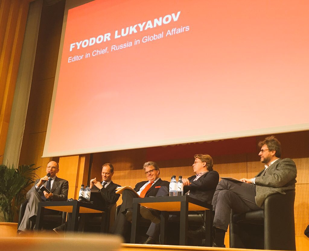 Catarina_PS's tweet photo. "Where you stand depends on where you sit" #thomasbagger - a realistic view #futurediplomats  #YLSummit @sciencespo https://t.co/mHCxPWmyXA