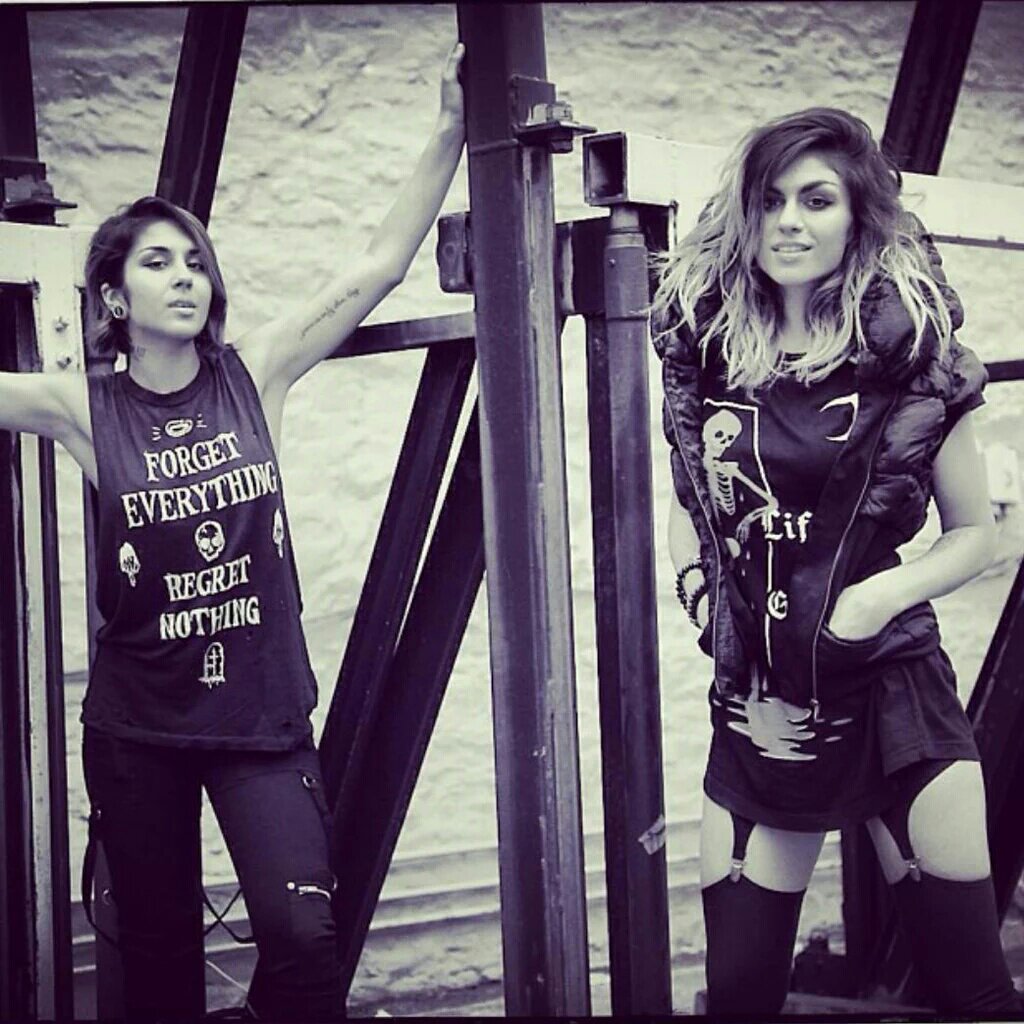 panda_american0's tweet photo. KREWLIFE ✌ https://t.co/Tgh50semeb