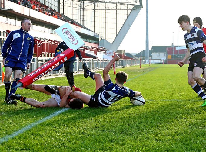 Munsterrugby's tweet photo. .@cccompsports win opening match of the Munster Schools Junior Cup 2016: https://t.co/pdv54UNTr6 #MSJC https://t.co/wMsTbEhWPh