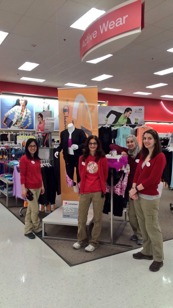 JeSuisOlivie's tweet photo. Love my amazing brand team !!!! Making activewear READY to drive some cartwheel sales !! #getitFrid @TiffMisk https://t.co/t3qjCdUA9G