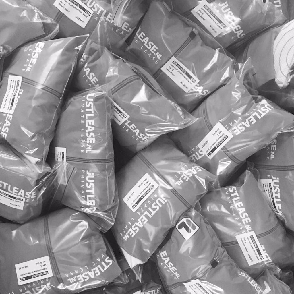 Benieuwd naar onze nieuwe <a href="/TeamJustleaseNL/">Team JustleaseNL</a> schaatspakken?! Kom dan naar het #kpnnk dit weekend! #fila #suityourself