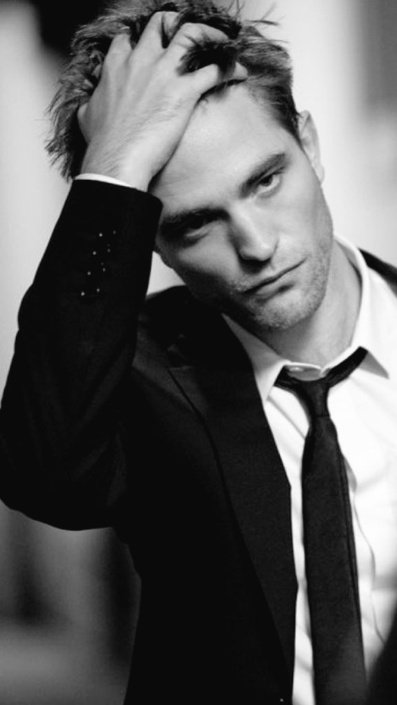 socalmom2four's tweet photo. 😍🔥😍 more #DiorRob2 #DiorHommeIntense #RobertPattinson #BTS #DiorRob https://t.co/ClSHZGTJOS