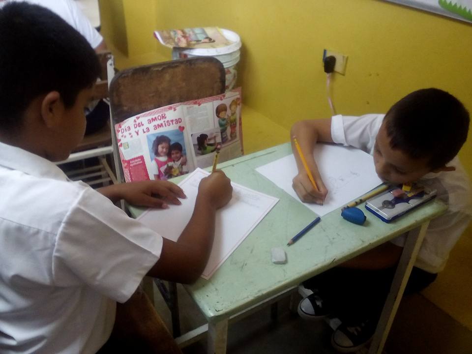 CoordLibertad's tweet photo. @rodulfohumberto @MPPEDUCACION @vimi3v Elaboración de Periódico Mural Docente @Cralibertad y estudiantes @108nertope https://t.co/T3uDpl5TnH