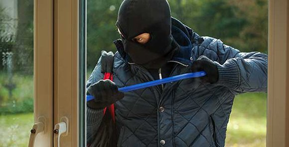 rcmpgrcpolice's tweet photo. 15 facts on property crime from Canada and around the world, compiled by the #rcmpgazette. https://t.co/neTvM3xtXL https://t.co/DrPplvfcV8
