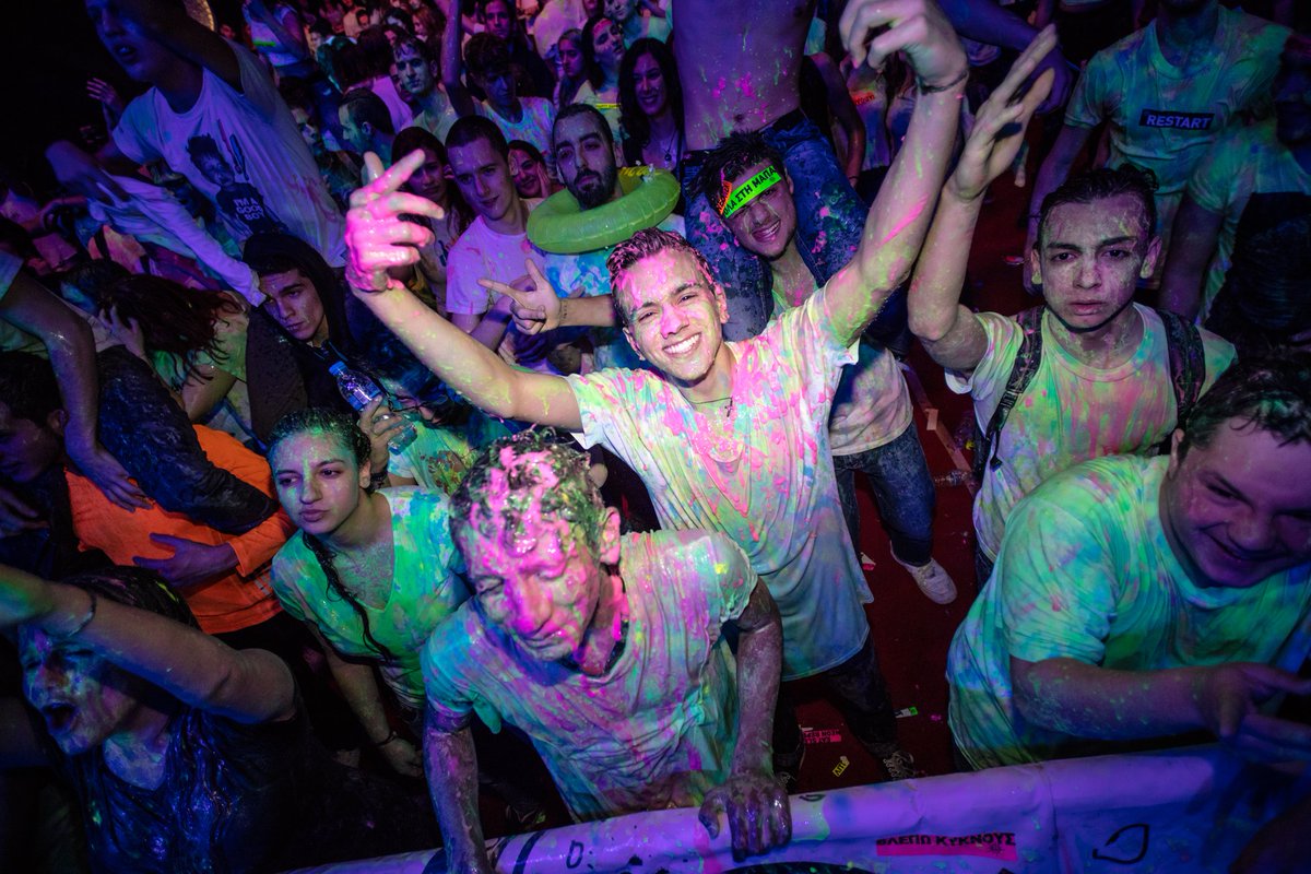 Vodafone_CU's tweet photo. 3 χρόνια #CUatNEON, 3 χρόνια γεμάτα μουσική & χρώμα!Δες όλα όσα έγιναν στο επετειακό party: https://t.co/e6OYpGcJwL https://t.co/WoC5i0rFLN