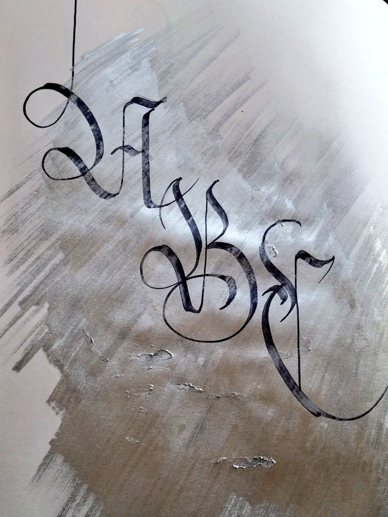 RodrigoFortuna's tweet photo. #markers #calligraffiti #caligrapher #monterrey #Silver #pilotmarker https://t.co/FJq6mk8Mi9