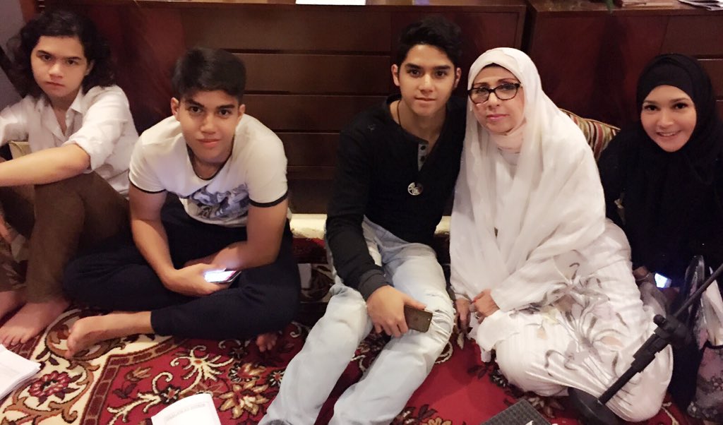 MAIAsangJUARA's tweet photo. Perayaan Maulidur Rasul dan syukuran operasi Dul... @AlKohler7 @El8Rumi @AhmadAbdulQodir di rumah... Alhamdulillah https://t.co/Zd5lzs5CGr