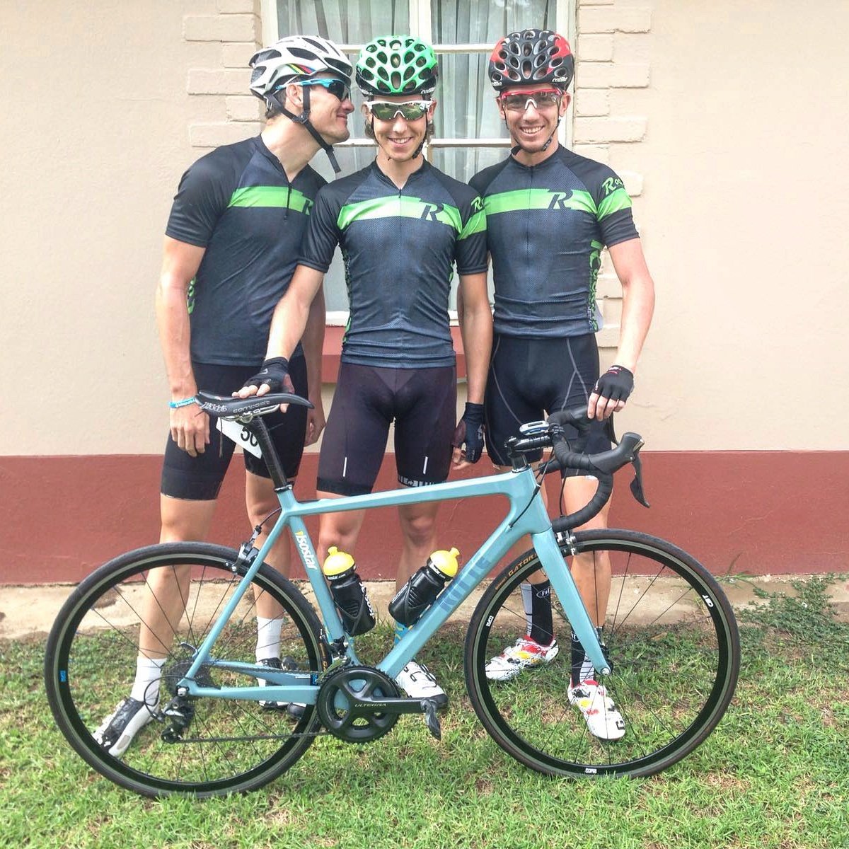 Jaco_Pelser's tweet photo. Fun &amp; games after stage 2 of the #mpumalangatour. #RocketsCyclingGear #Catlike #Rittecycles https://t.co/weED0guJD9