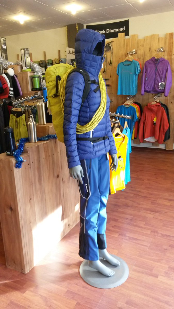 blackisard's tweet photo. ¡Nuestra modelo favorita, Brenda, ya se ha vestido de rebajas! #rebajas #escalada
https://t.co/59q2IxE3u7 https://t.co/PVfOawBjkw