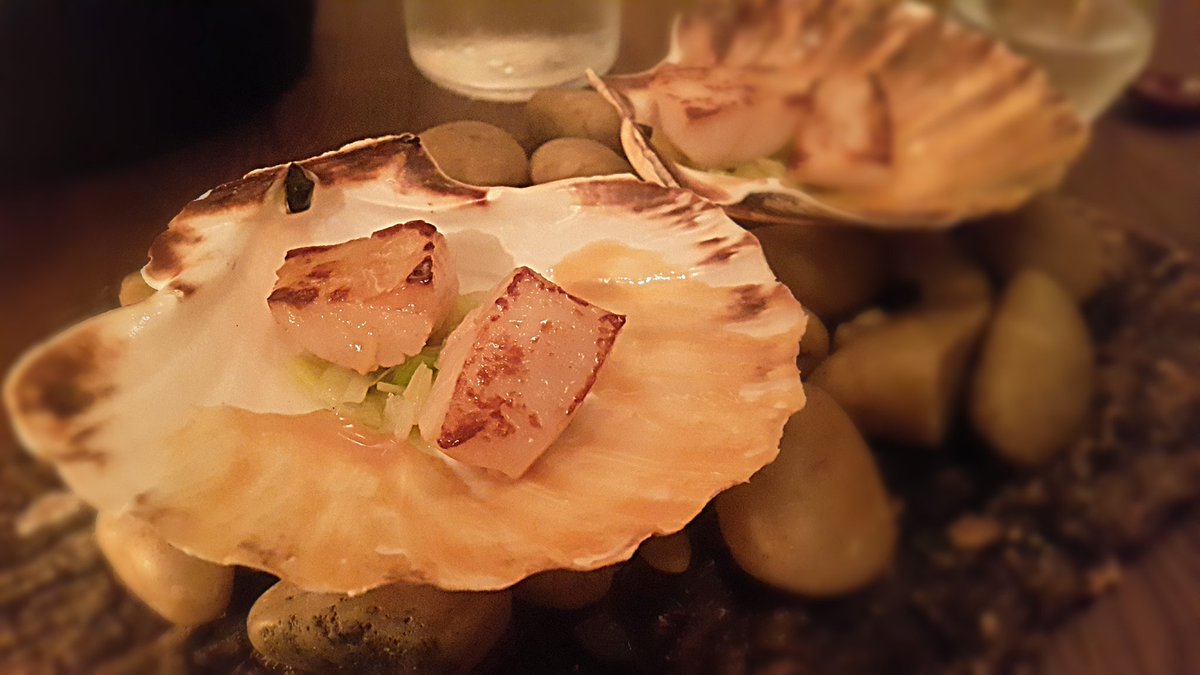 TravellingNick's tweet photo. Visiting #JamesSharman #popup in #HongKong: seared #scallops with leeks poached in whey and a scallop fudge #gourmet https://t.co/milgVCIv3r