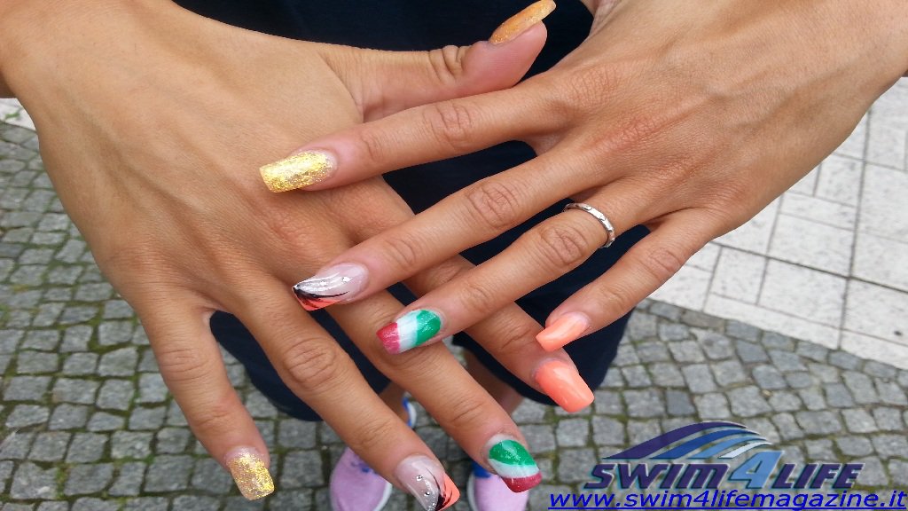 #Rubrica di <a href="/giusycisale/">LaCisale</a>:Unghie a prova di piscina
#NailsArt #Swimmers <a href="/martina_cara/">Martina Caramignoli</a> <a href="/speedo/">Speedo</a>
swim4lifemagazine.it/2016/01/19/nai…