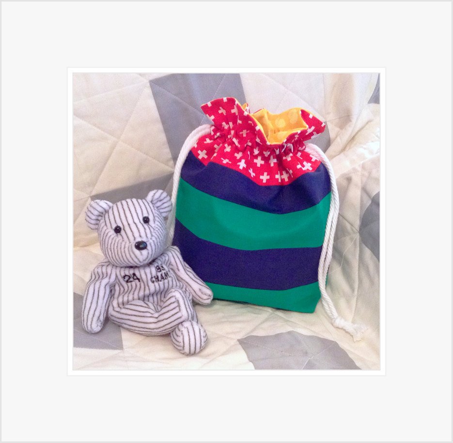 Alex_And_Ria_'s tweet photo. Personalized Drawstring Bag Rugby Stripe Ring Bearer Gift PUL Lini… https://t.co/N8VZaBuqGP #Etsy #MonogrammedBag https://t.co/vH8m7Qrdyp