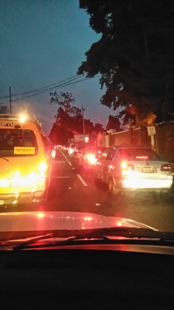 NOTI_SANJOSE's tweet photo. #TransitoSJP Cargado en salida de San José Pinula. Info @hsolares_gt. https://t.co/l90b1p36p0