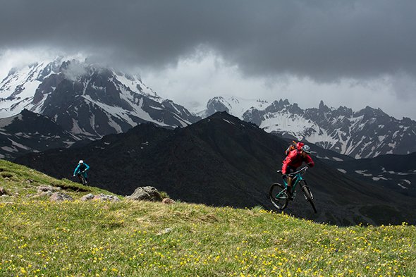 alpstart's tweet photo. Watch: The #Trail to #Kazbegi, A #Bikepacking #Adventure https://t.co/13xFsb6iBT https://t.co/zgV3N1FubA