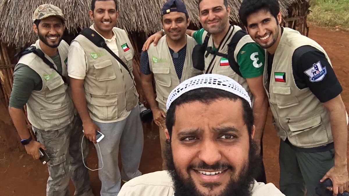 directaidorg's tweet photo. لقطة اخيرة مع الرحالة عبدالكريم الشطي قبل مغادرته الى اثيوبيا .. كفيت ووفيت بومشعل https://t.co/vyUFxmPufV