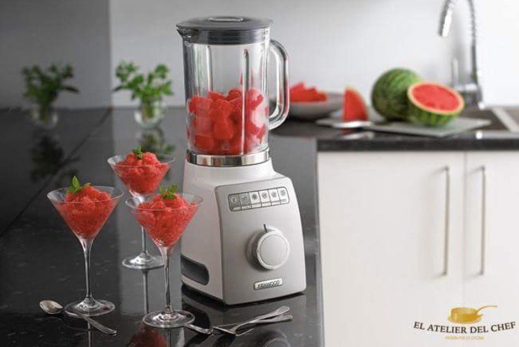 ElAtelierDelChf's tweet photo. In❤️ con nuestra #Batidora para hacer los #mejoresbatidos   https://t.co/n6O4q2aILu 🎈👏😍 #elatelierdelchef https://t.co/Gt3SVjG3iK