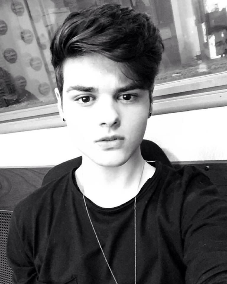 AbrahamMateo's tweet photo. En unas horitas ya estaré pisando nuevamente suelo Mexicano! Despegando!! ✈️
#MexicoLindoyQuerido😍 https://t.co/bbPFElqRza