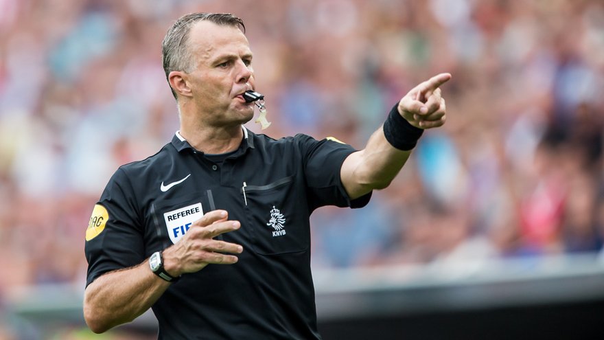 AFCAjax's tweet photo. Scheidsrechter Björn Kuipers fluit zaterdag #Ajax  - Vitesse. Lees meer: https://t.co/6e2AFcbLU4 #ajavit https://t.co/RTslZNxveU