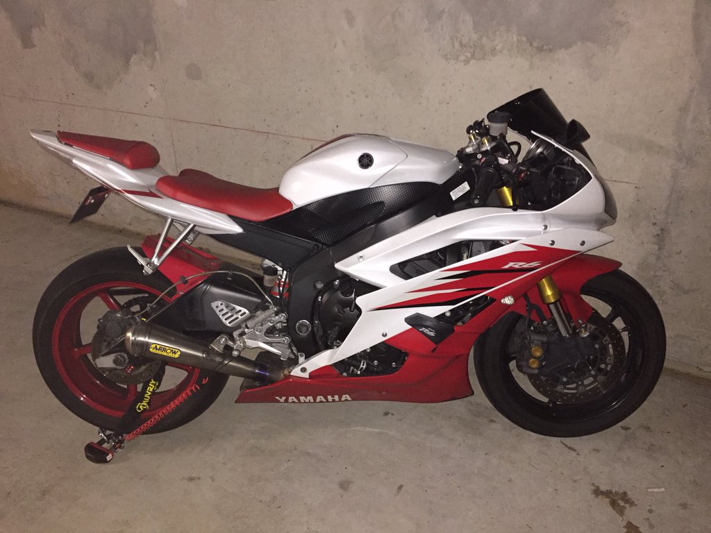 Lolinetteu's tweet photo. My babes 😻🏍✌🏻️#yamaha #R6 #ducati #monster600 #motorcycle #ridesafe https://t.co/yKDbYR86FK