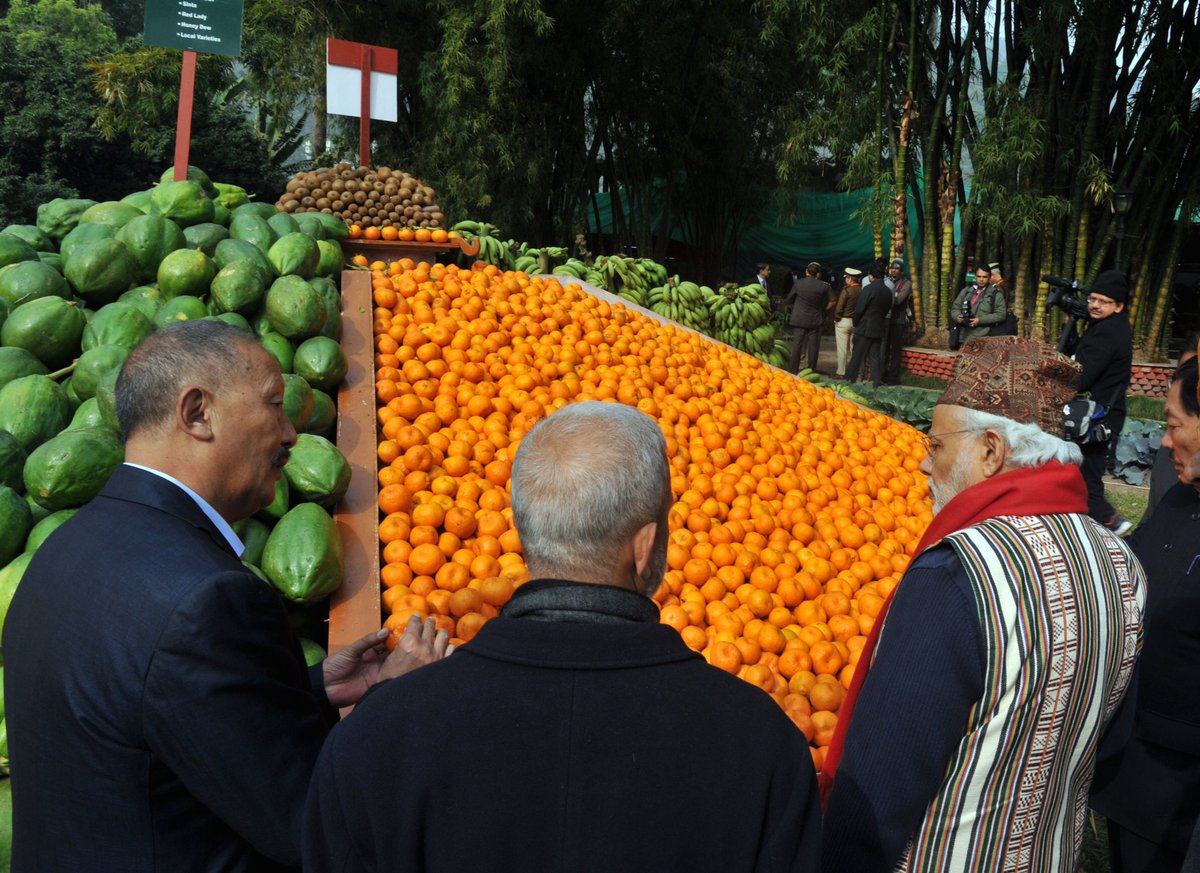 narendramodi's tweet photo. Amazing organic products at the exhibition in Gangtok. https://t.co/tmjmkL6jBG