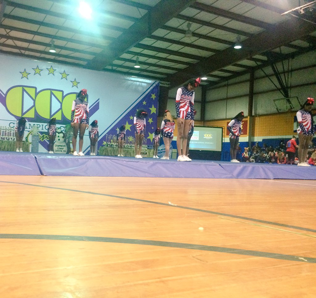 BaseCheerDance's tweet photo. J1 #SpiderGirls taking the floor 😳 https://t.co/x76qO31Wne