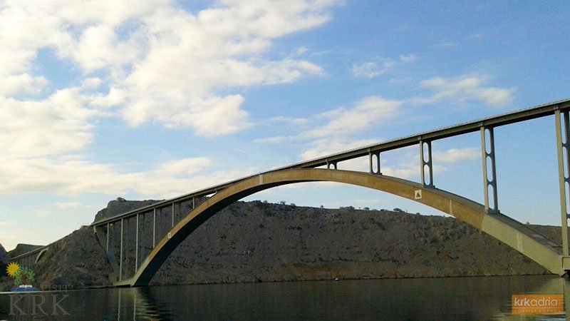 VisitKrk's tweet photo. #KrkBridge https://t.co/vnnNianvIG