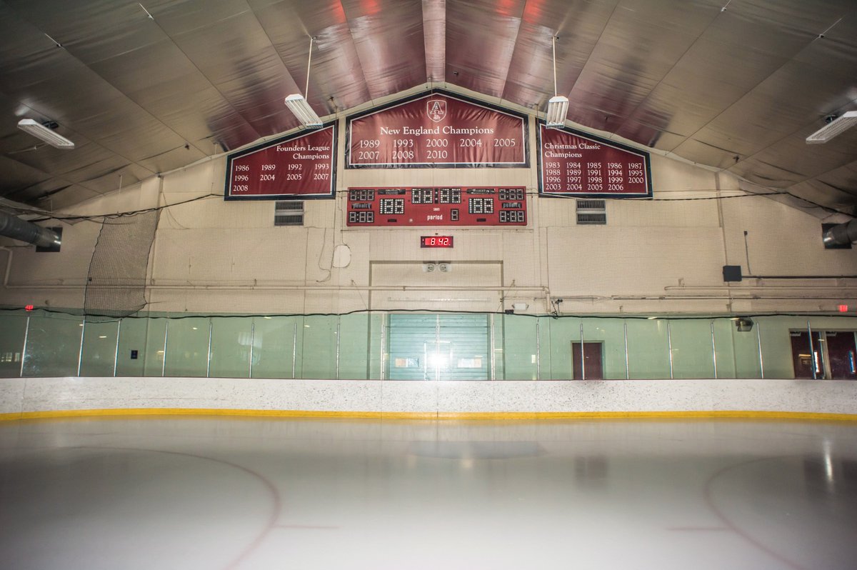 avonoldfarms's tweet photo. After years of dedicated service,we say goodbye to an old pal today, the Old Hockey Scoreboard #Goodbye #oldfriends https://t.co/dyV8pfAxEL