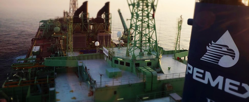 HugoVillanuevaC's tweet photo. El gobierno no la tiene fácil, Pemex pierde 2.3 millones diarios y el presupuesto nacional es de 49 dólares. https://t.co/ciNcEByjRs