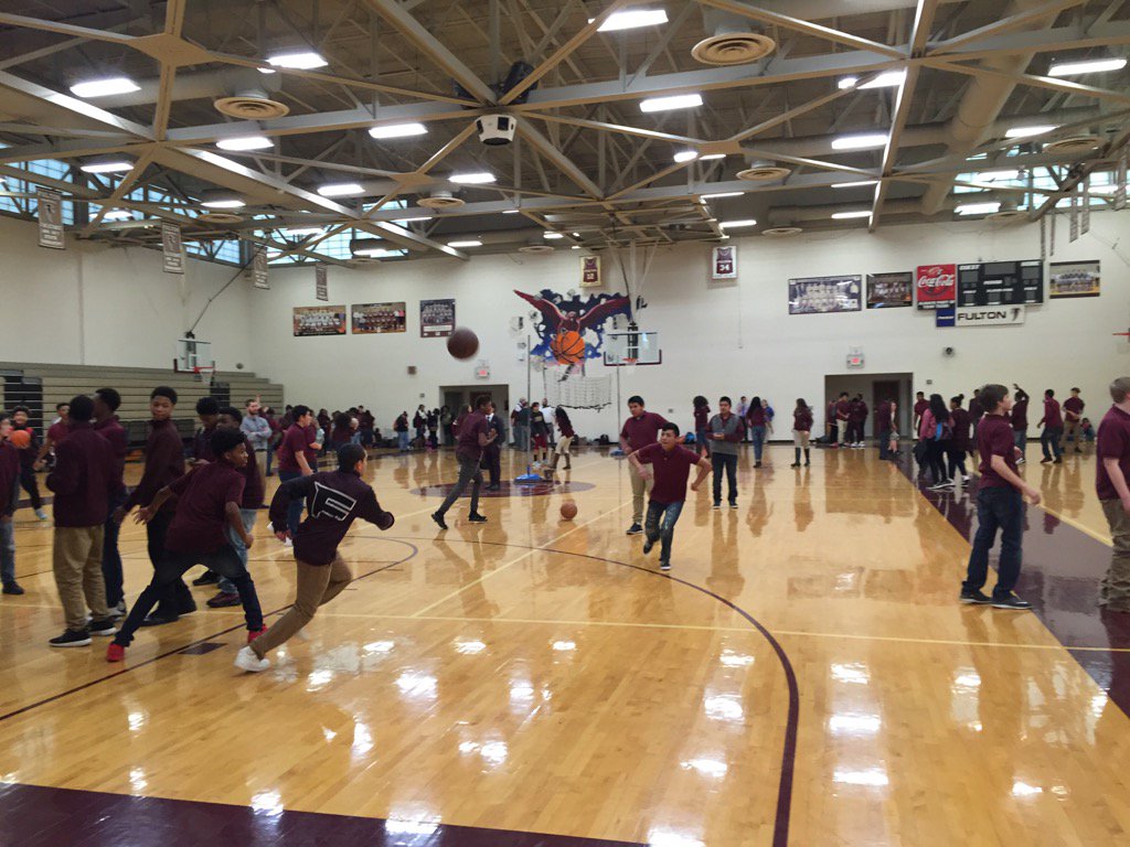 erinbrown292's tweet photo. Rewarding is in full swing! Congrats to the 74.1% of freshmen who passed all classes last semester! https://t.co/GSOeKU7zeo